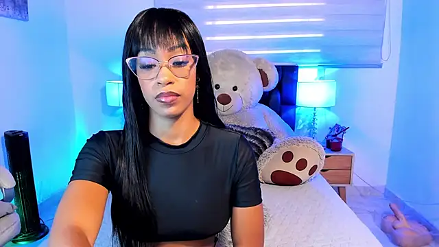 Snapshot of IsabelaRoss chatting on 12, 12, 2024 IsabelaRoss online show from 12, 12, 2024