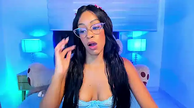 Snapshot of IsabelaRoss chatting on 18, 3, 2025 IsabelaRoss online show from 18, 3, 2025