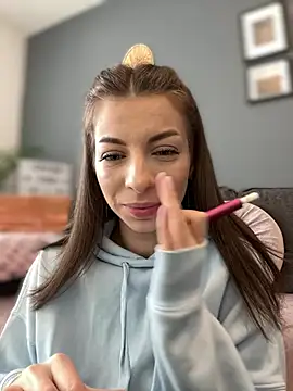 Mia Ethan online show from 26, 1, 2025