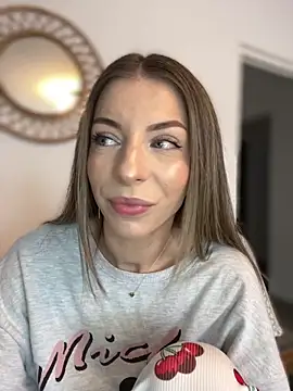 Mia Ethan online show from 11, 10, 2025