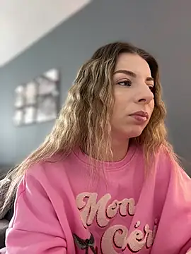 Mia Ethan online show from 25, 4, 2026