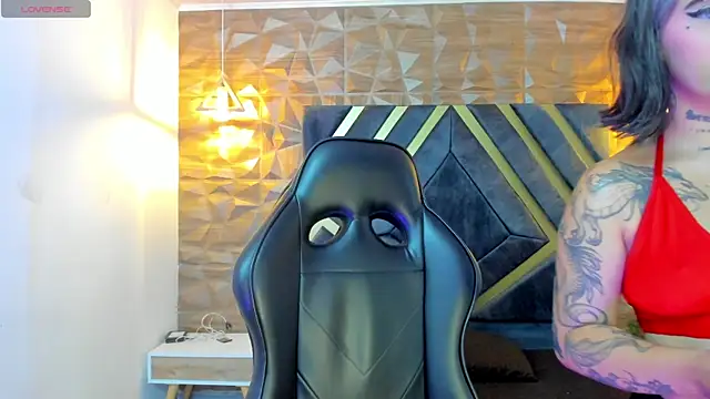 Alahia Dangelo online show from 4, 10, 2025