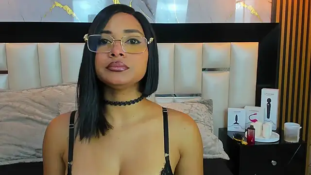 SofiaLaurents online show from 10, 11, 2025