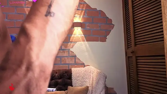 Dylanstonne online show from 3, 12, 2025