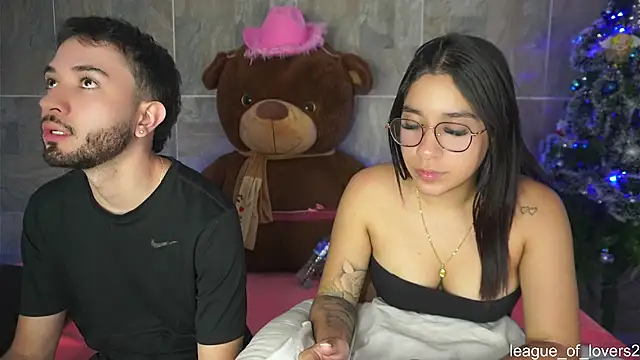 Snapshot of LeagueOfLovers chatting on 17, 12, 2024 LeagueOfLovers online show from 17, 12, 2024