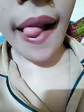 Snapshot of Anki-doll chatting on 9, 2, 2025 Anki-doll online show from 9, 2, 2025