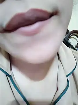 Snapshot of Anki-doll chatting on 11, 2, 2025 Anki-doll online show from 11, 2, 2025