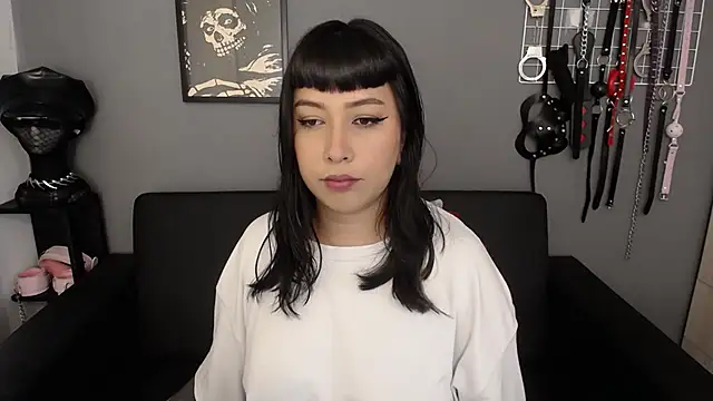 Carla Phoenix online show from 3, 2, 2026