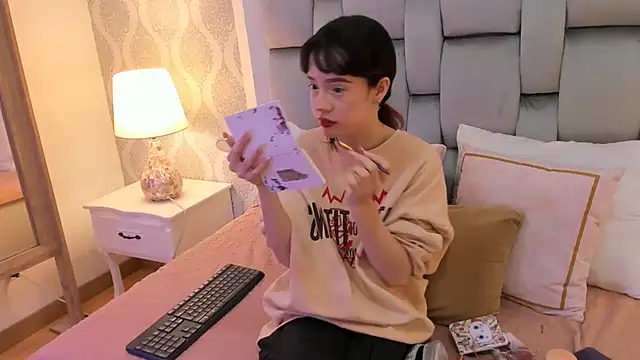 Snapshot of Nastya_Fantasy chatting on 7, 12, 2024 Nastya Fantasy online show from 7, 12, 2024