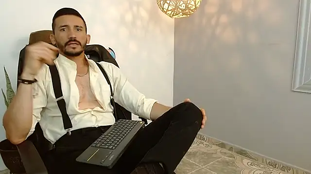 Reiko 85  online show from 6, 2, 2025