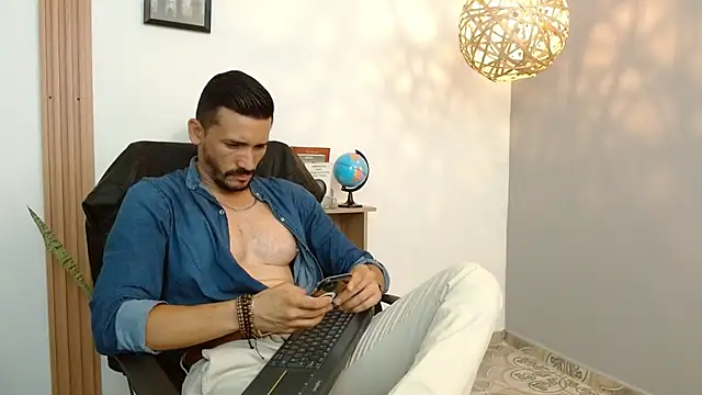 Reiko 85  online show from 7, 2, 2025