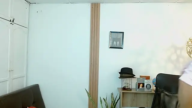 Reiko 85  online show from 10, 2, 2025