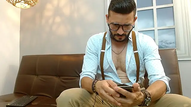 Reiko 85  online show from 5, 3, 2025