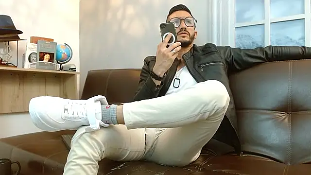 Reiko 85  online show from 17, 3, 2025