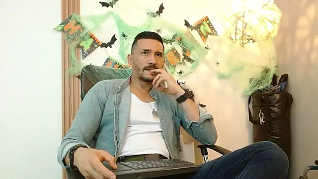 Reiko 85  online show from 14, 10, 2025