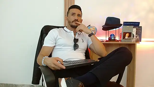 Reiko 85  online show from 29, 11, 2025