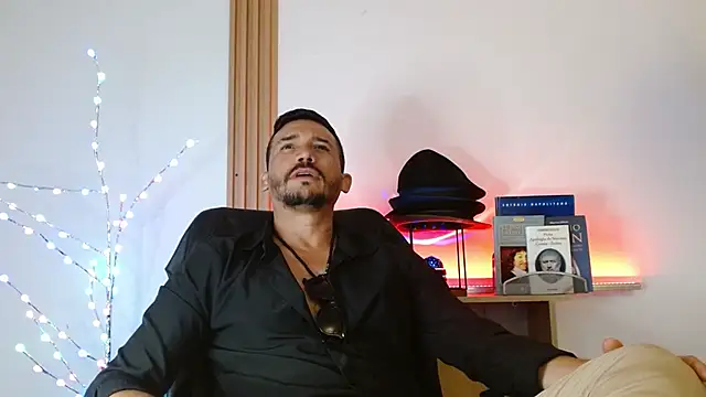 Reiko 85  online show from 7, 1, 2026