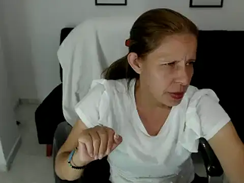 Milf karlye online show from 16, 2, 2025