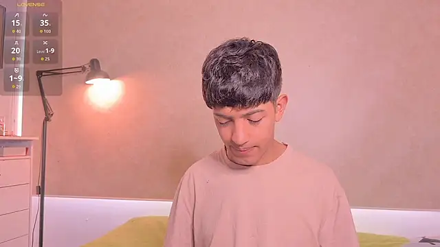 Snapshot of teobowny_ chatting on 6, 5, 2026 teobowny online show from 6, 5, 2026