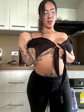 Snapshot of AndyFire69 chatting on 6, 10, 2025 AndyFire69 online show from 6, 10, 2025