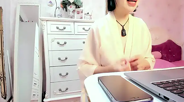 Snapshot of WJYD8 chatting on 6, 12, 2024 WJYD8 online show from 6, 12, 2024