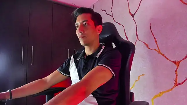 Snapshot of EdwardVlad chatting on 21, 12, 2024 EdwardVlad online show from 21, 12, 2024