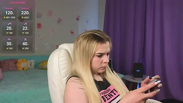 Kate Legend online show from 19, 4, 2026