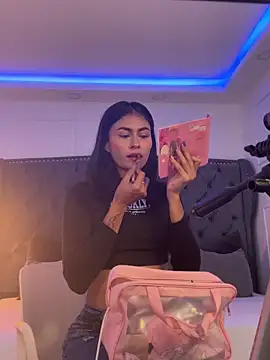 emilie xx  online show from 31, 3, 2026