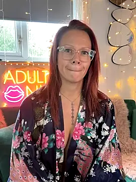 Snapshot of MelodyRoseUk chatting on 18, 9, 2025 MelodyRoseUk online show from 18, 9, 2025