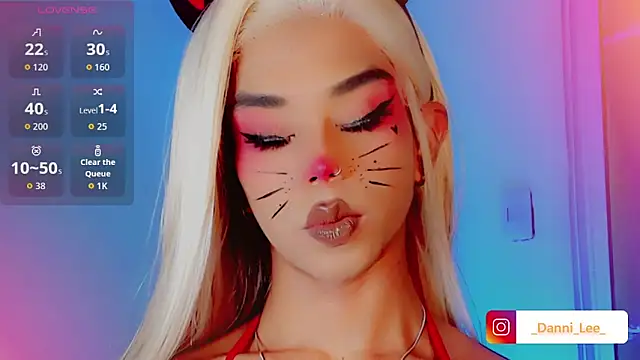 DanniLee  online show from 31, 10, 2025