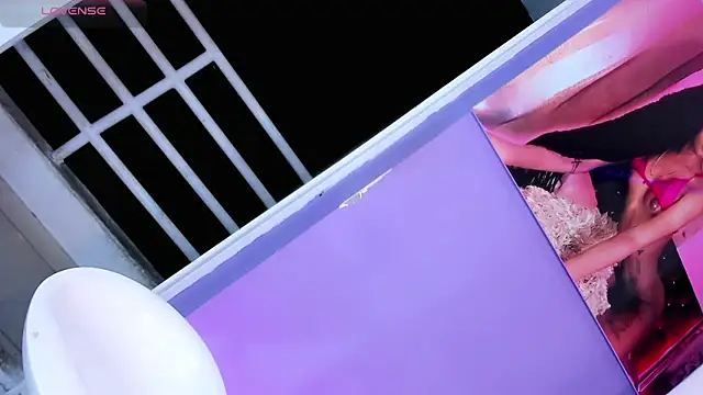 thifanny black online show from 9, 10, 2025