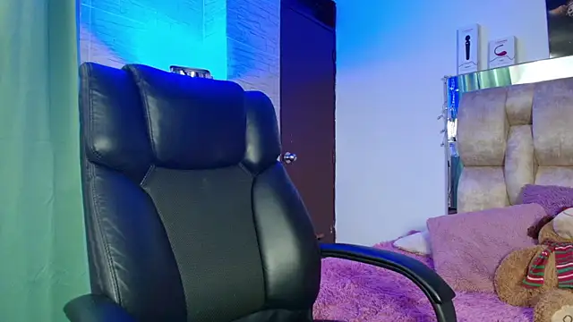 dakota Robbins  online show from 28, 10, 2025