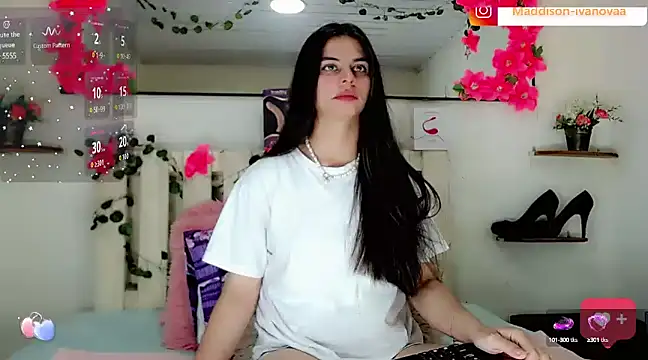 Madisson Ivanova online show from 9, 1, 2025