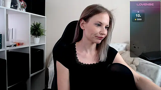 Snapshot of Sunny_bunny6 chatting on 4, 7, 2026 Sunny bunny6 online show from 4, 7, 2026