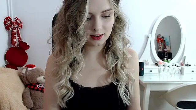 Snapshot of _sweettreat chatting on 14, 12, 2024 sweettreat online show from 14, 12, 2024