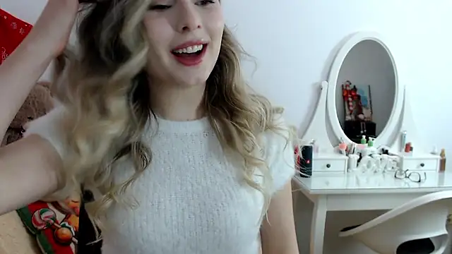 Snapshot of _sweettreat chatting on 23, 12, 2024 sweettreat online show from 23, 12, 2024