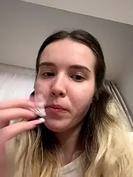 Diamond lucyy online show from 6, 10, 2025