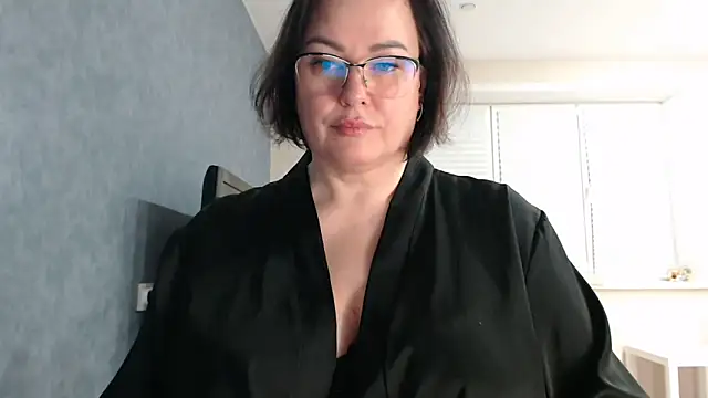 Nora Star online show from 12, 11, 2025