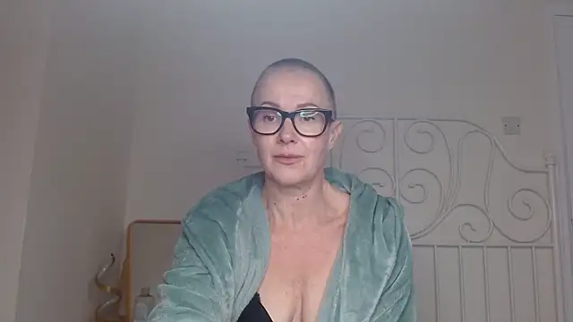 ELEGANT-ARIA36 online show from 18, 1, 2026