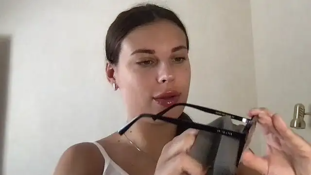 Snapshot of MoonriseGoddess chatting on 9, 6, 2026 MoonriseGoddess online show from 9, 6, 2026