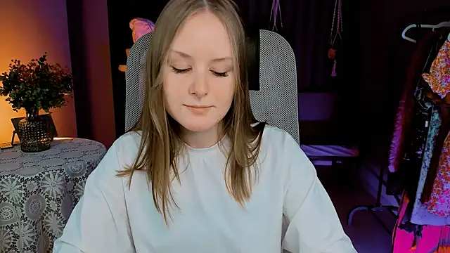 VivienLeeigh online show from 10, 1, 2025