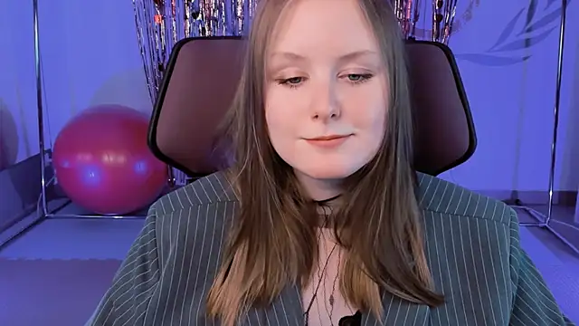 VivienLeeigh online show from 16, 2, 2025