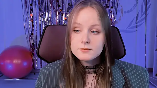 VivienLeeigh online show from 16, 2, 2025