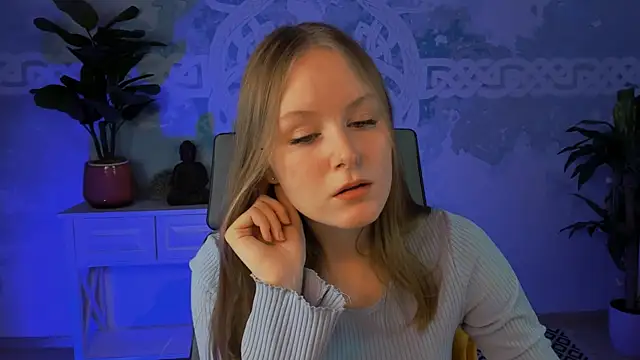 VivienLeeigh online show from 1, 3, 2025