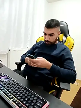 Snapshot of SertSikici022 chatting on 2, 12, 2024 SertSikici022 online show from 2, 12, 2024