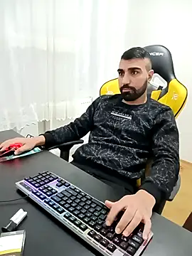 Snapshot of SertSikici022 chatting on 4, 12, 2024 SertSikici022 online show from 4, 12, 2024