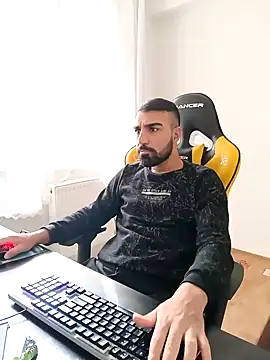 Snapshot of SertSikici022 chatting on 7, 12, 2024 SertSikici022 online show from 7, 12, 2024