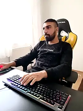 Snapshot of SertSikici022 chatting on 8, 12, 2024 SertSikici022 online show from 8, 12, 2024