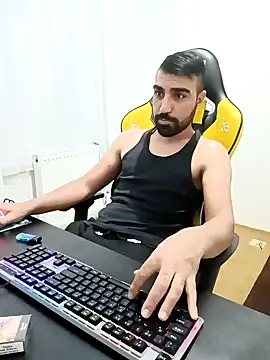 Snapshot of SertSikici022 chatting on 15, 12, 2024 SertSikici022 online show from 15, 12, 2024