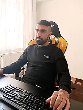 Snapshot of SertSikici022 chatting on 17, 12, 2024 SertSikici022 online show from 17, 12, 2024